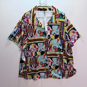 Akira Take To The Streets Geometric Print Short Sleeve Button Up Size XL